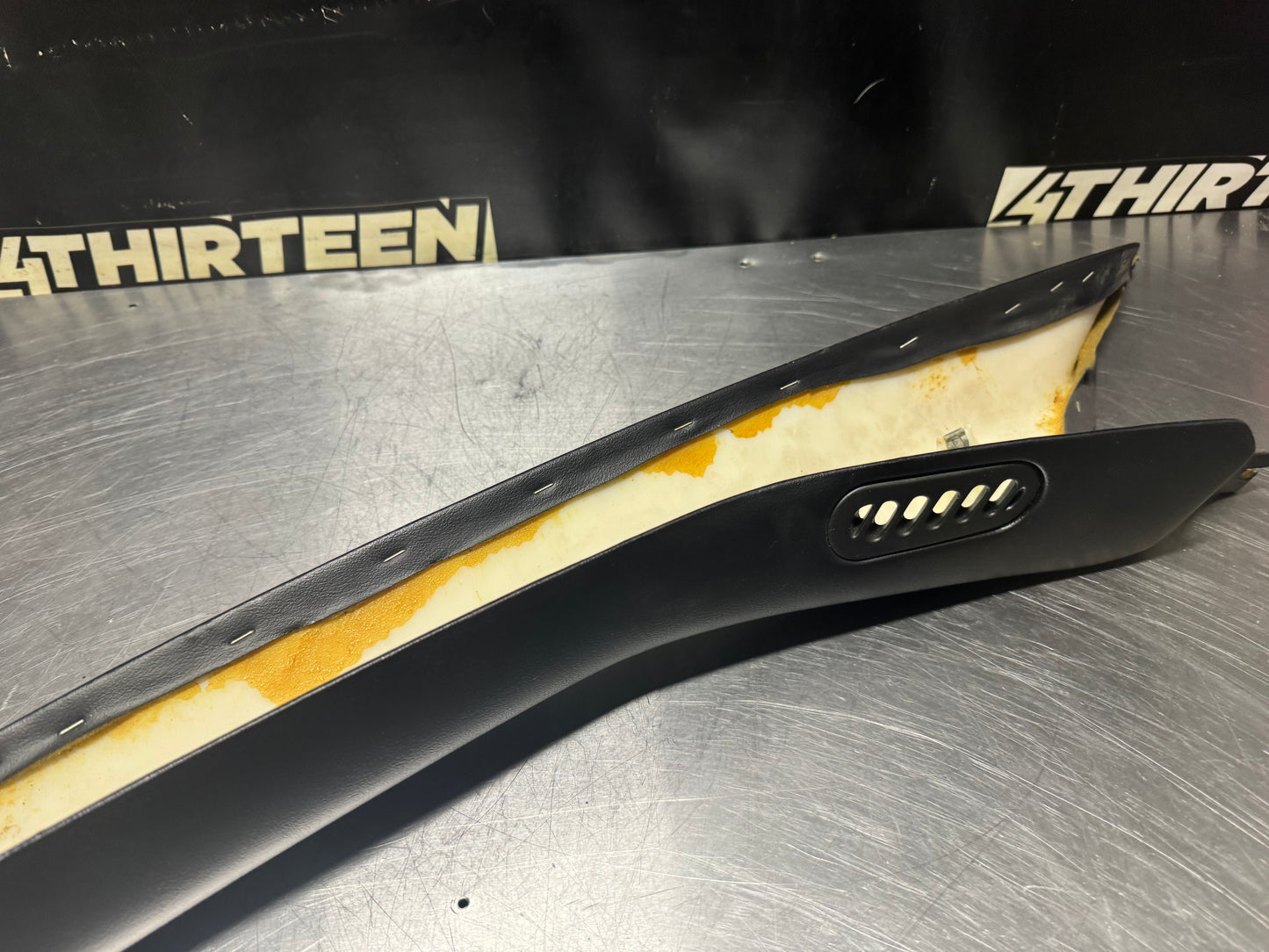 1997-2004 C5 CORVETTE RH PASSENGER FRONT A PILLAR TRIM EBONY OEM #N263