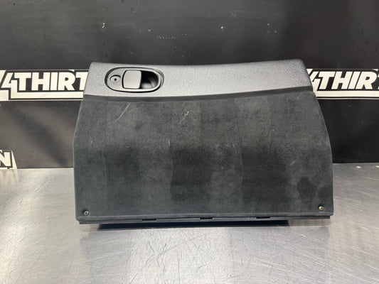 04-06 PONTIAC GTO GLOVE BOX OEM #L365