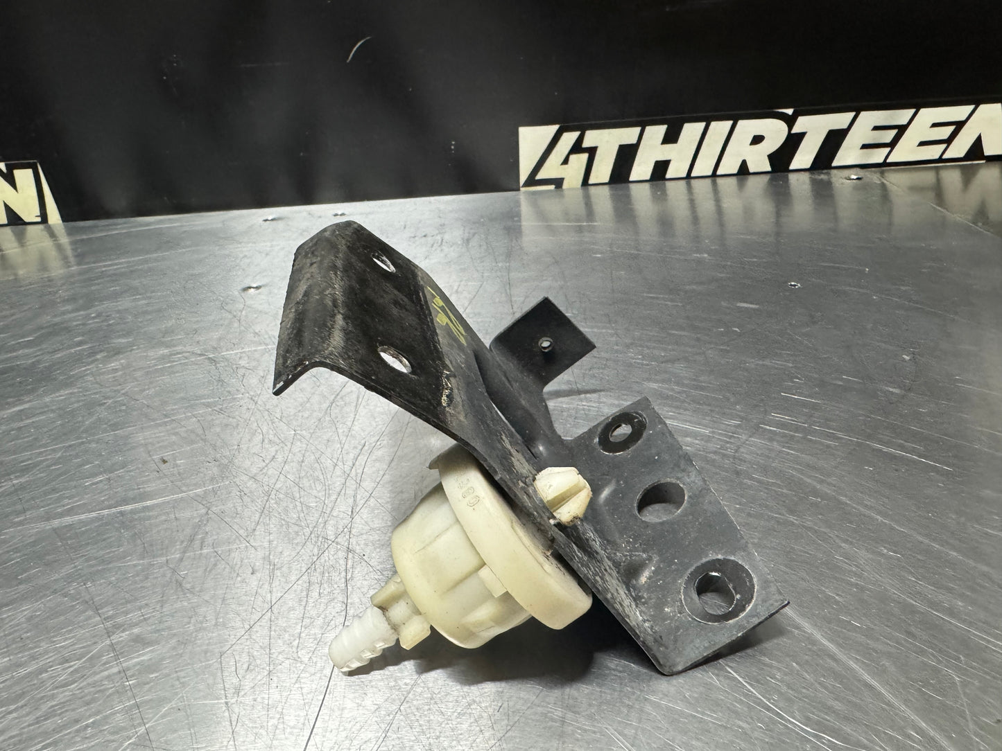 1999  CORVETTE C5 RR BUMPER BRACKET OEM BMP 9078 #N171