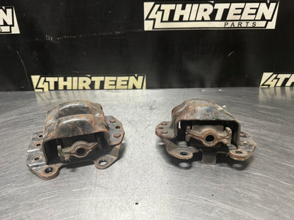 98-02 CHEVROLET CAMARO LS1 MOTOR MOUNT CORE PAIR OEM #N314