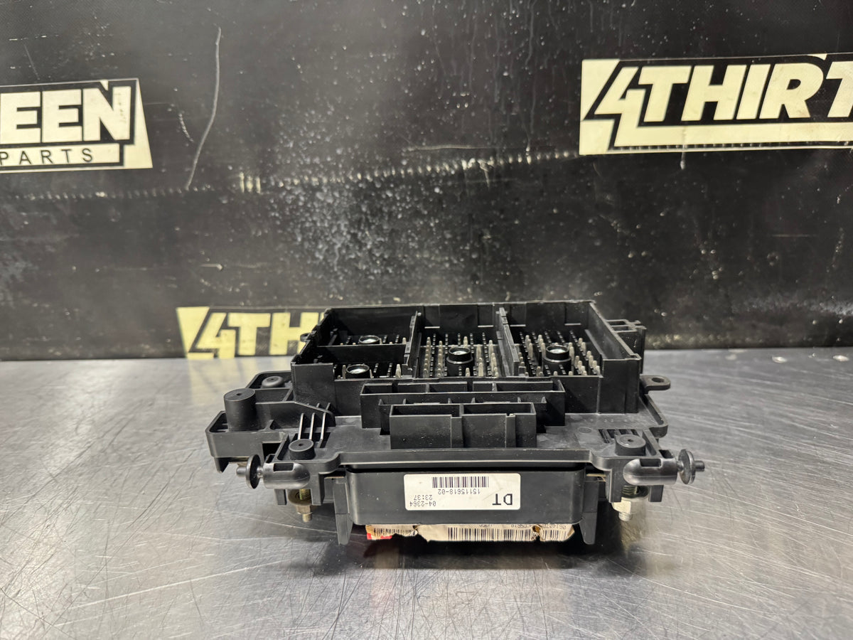 03-05 CHEVY SILVERADO GMC SIERRA 2500 ENGINE BAY FUSE BOX 15115615-02 OEM #X37