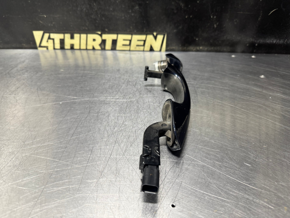 18-23 FORD MUSTANG GT LH DRIVER SIDE EXTERIOR DOOR HANDLE BLUE OEM #V81