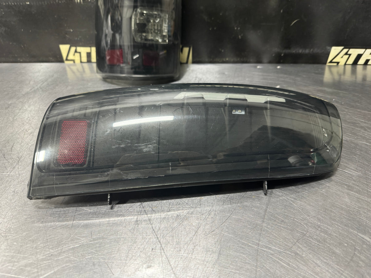 AFTERMARKET LED TAIL LIGHTS FOR 99-2006 02 CHEVY SILVERADO 1500 2500 3500 #X19