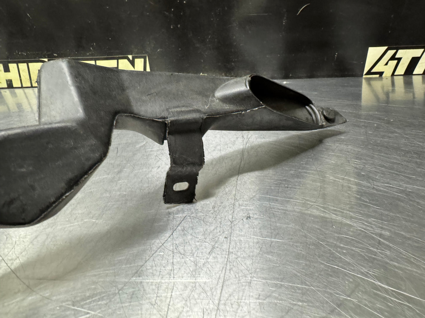 97-04 CORVETTE C5 LEFT DRIVER DASHBOARD DEFROST DUCT TUBE OEM #N861
