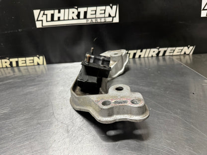 04-06 PONTIAC GTO TRANSMISSION T56 CROSSMEMBER OEM #N197