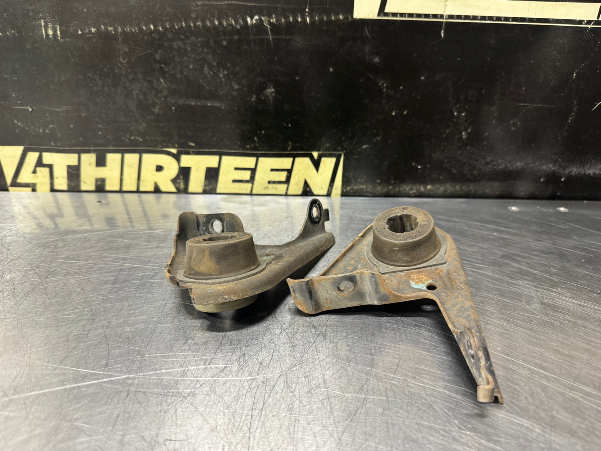 15-24 FORD MUSTANG REAR MUFFLER EXHAUST HANGER MOUNT BRACKETS OEM #V73