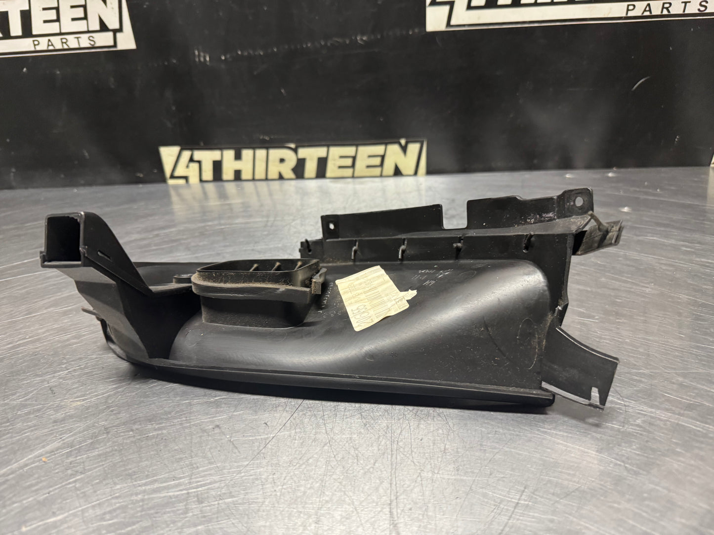 04-06 PONTIAC GTO RH PASSENGER SIDE DEFROST VENT TRIM OEM #N298