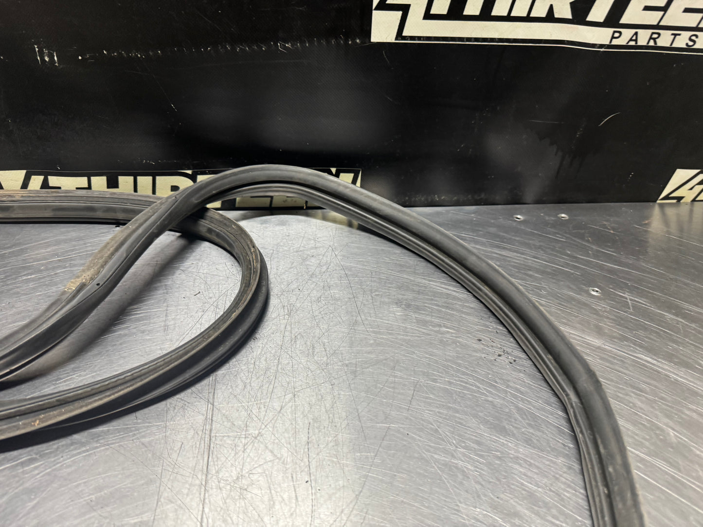04-06 PONTIAC GTO TRUNK SEAL WEATHER STRIP OEM #N406