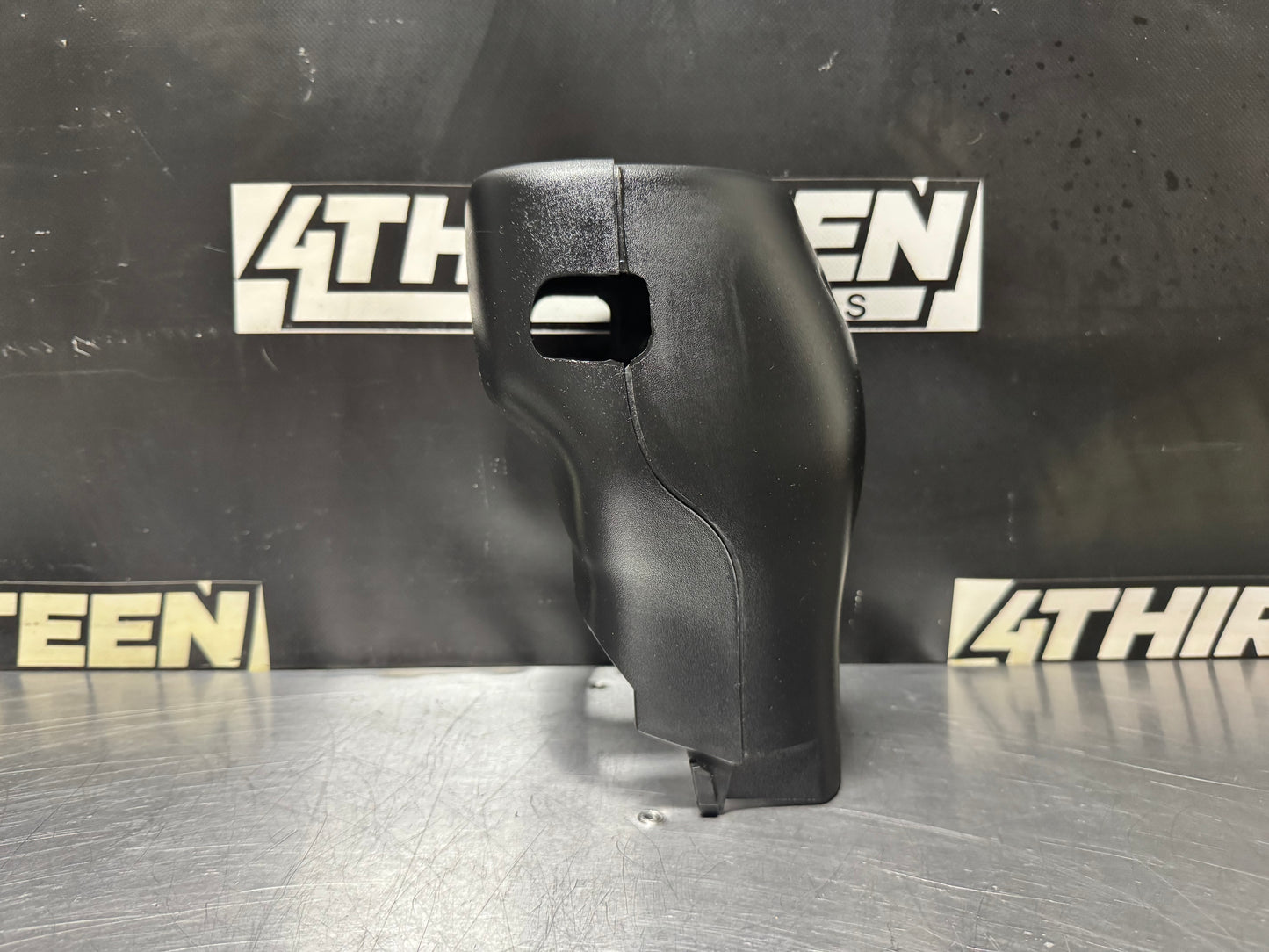 04-06 PONTIAC GTO STEERING COLUMN COVER OEM #N133