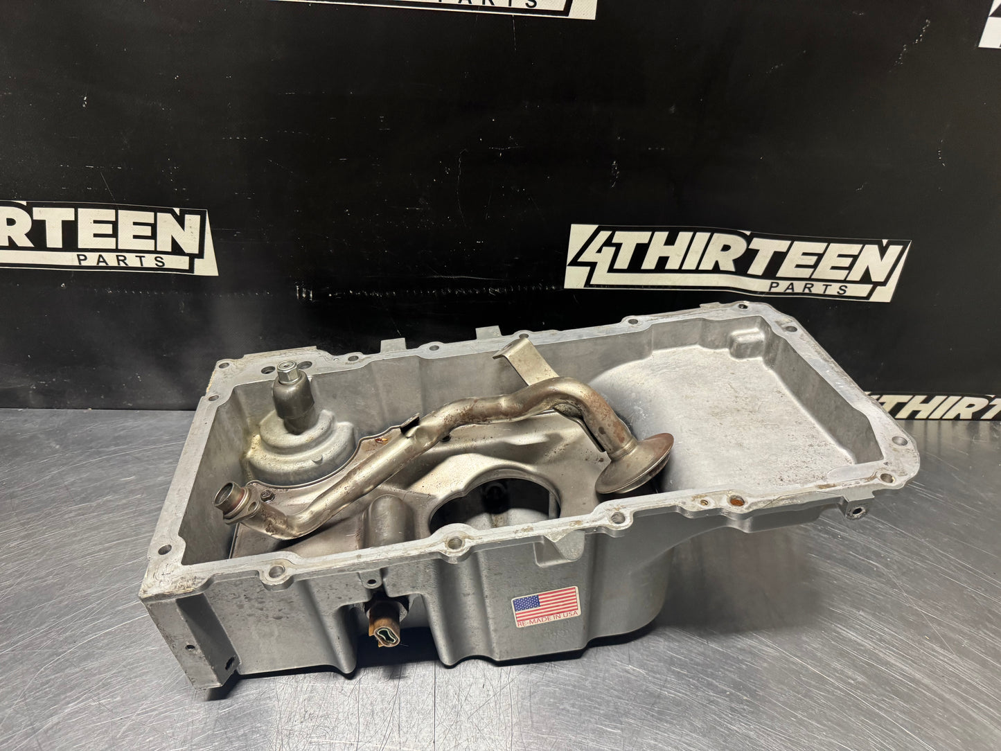 10-15 CHEVY CAMARO LS3 6.2L OIL PAN W/ OIL PICK UP AND WINDAGE TRAY OEM #N413