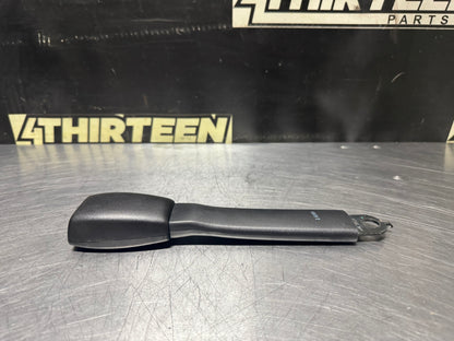 1997-2004 CORVETTE C5 RH PASSENGER SEAT BELT BUCKLE RECEIVER BLCK OEM #N499