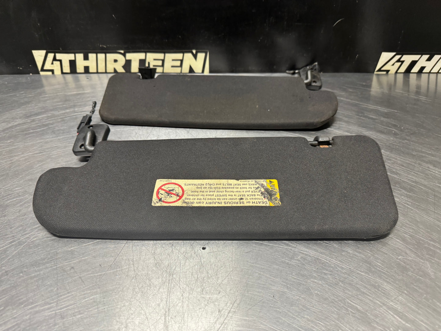 04-06 PONTIAC GTO SUN VISOR SET LH AND RH SIDE DRIVER AND PASSENGER SIDE #N302