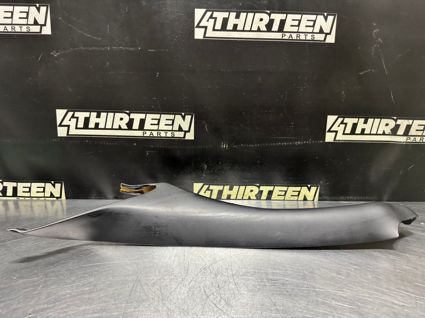 1997-2004 C5 CORVETTE LH DRIVER  FRONT A PILLAR TRIM EBONY OEM #N652
