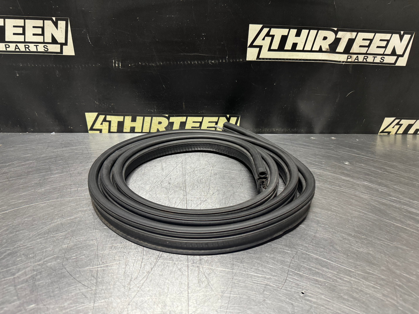1997-2004 CORVETTE C5 CONVERTIBLE TRUNK / DECK LID WEATHER STRIP SEAL OEM #N513