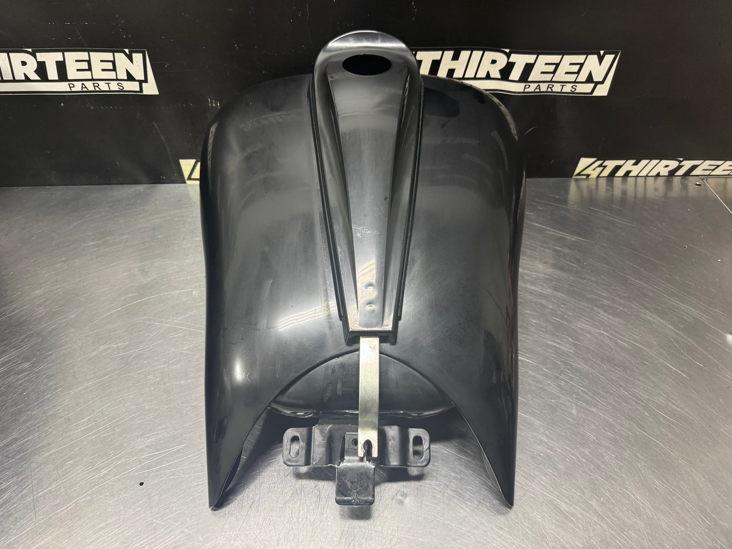 2010 HARLEY DAVIDSON STREET GLIDE OEM TANK WITH ADVAN BLK STRETCHED COVERS #N333