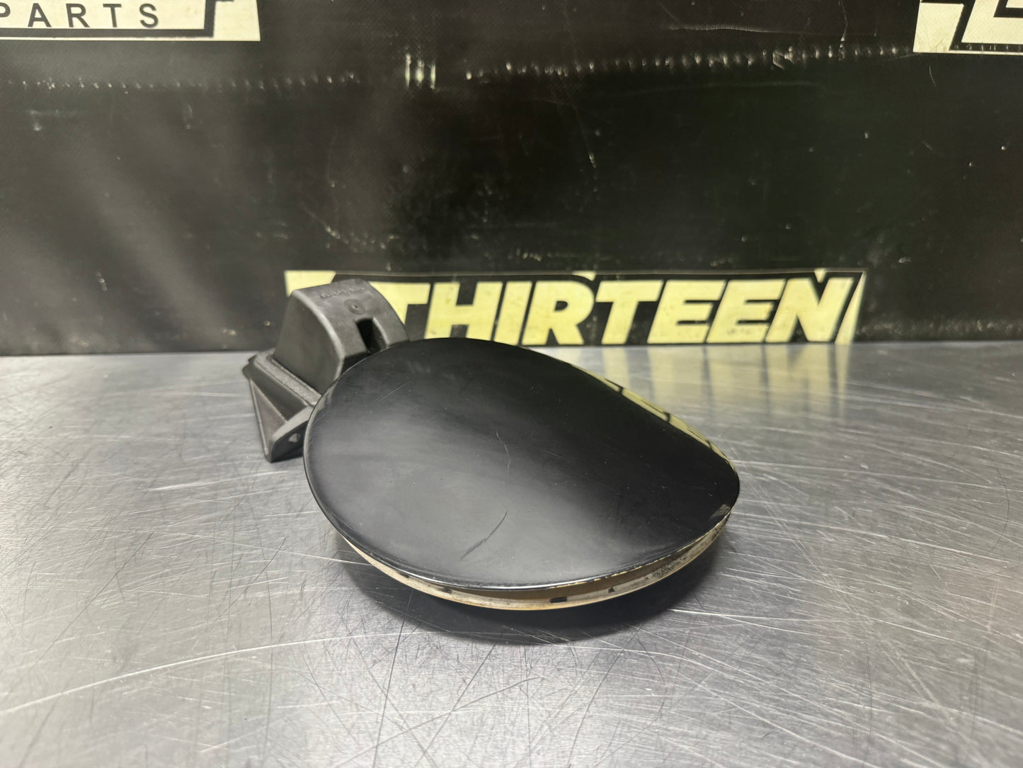 04-06 PONTIAC GTO FUEL FILLER DOOR ASSEMBLY BLCK 92119899 OEM #N620
