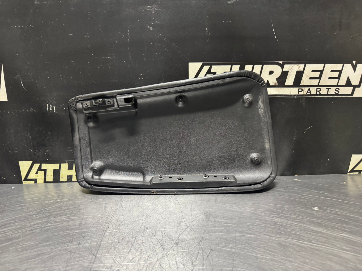 97-04 C5 CORVETTE CENTER CONSOLE LID ARMREST LEATHER COVER OEM #N510
