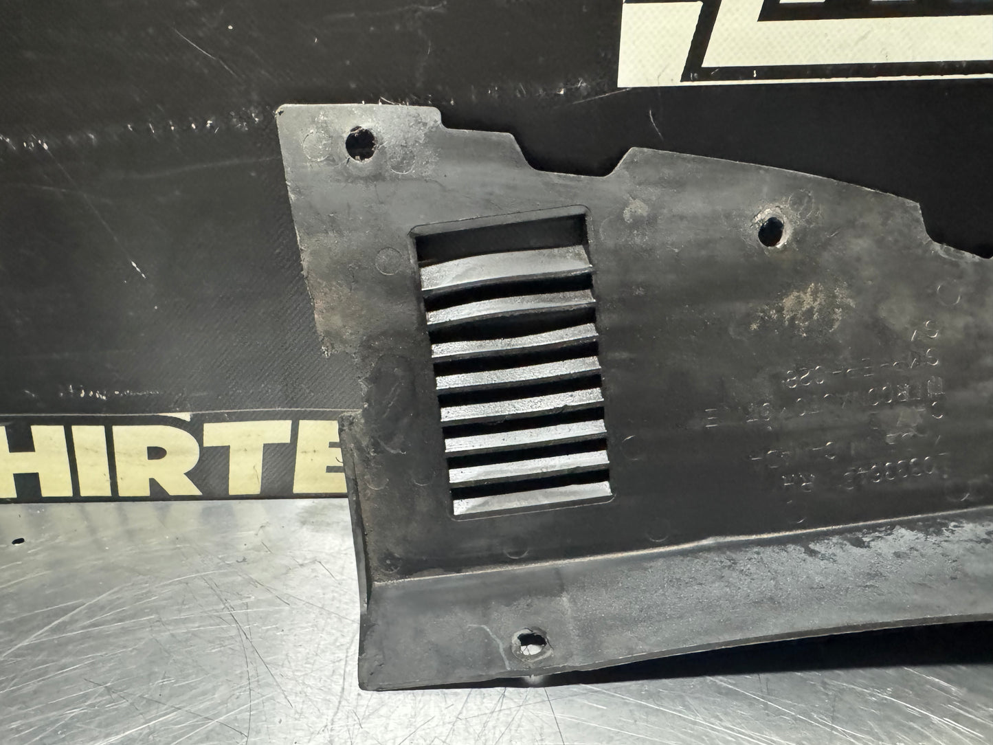 1997-2004 C5 CORVETTE RH PASSENGER SPLASH SHIELD 10333648 USED OEM #N264