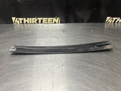 04-06 PONTIAC GTO EXTERIOR B PILLAR WINDOW TRIM LH SIDE 92093111 OEM #N311