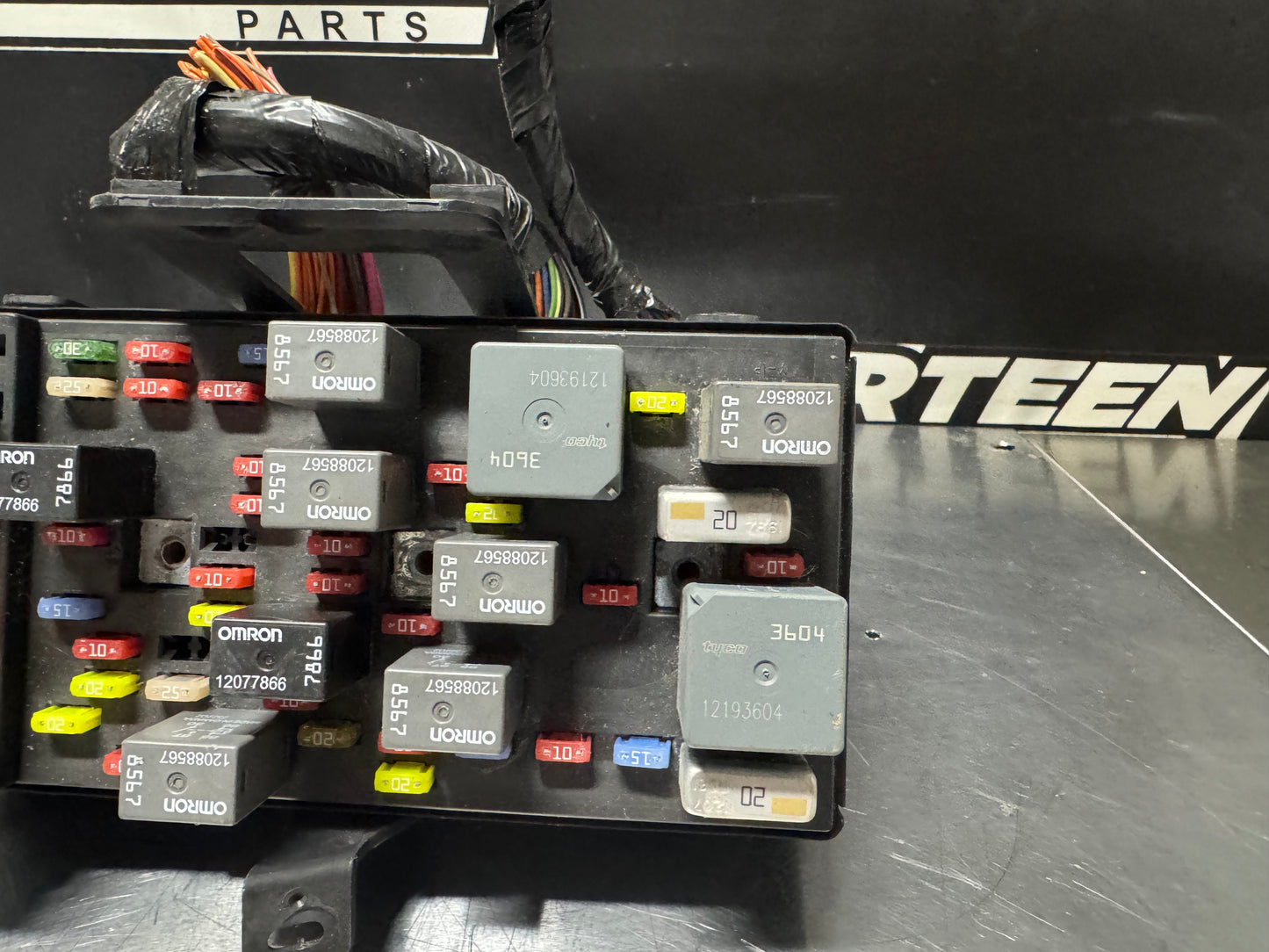 01-04 CORVETTE C5 INTERIOR FUSE RELAY BOX OEM 10443148 #N189