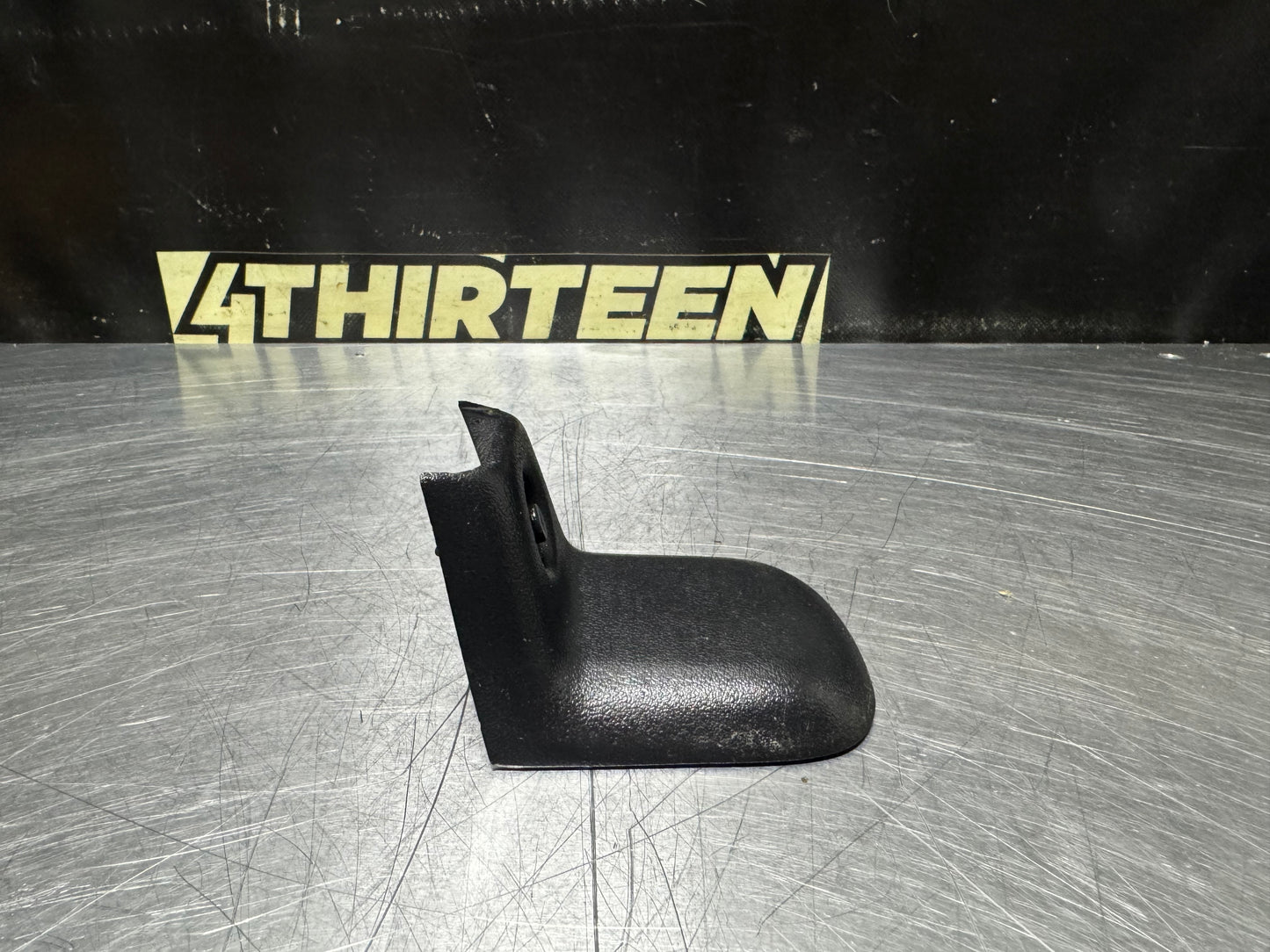 97 -04 CORVETTE C5 SEAT TRACK COVER #N595