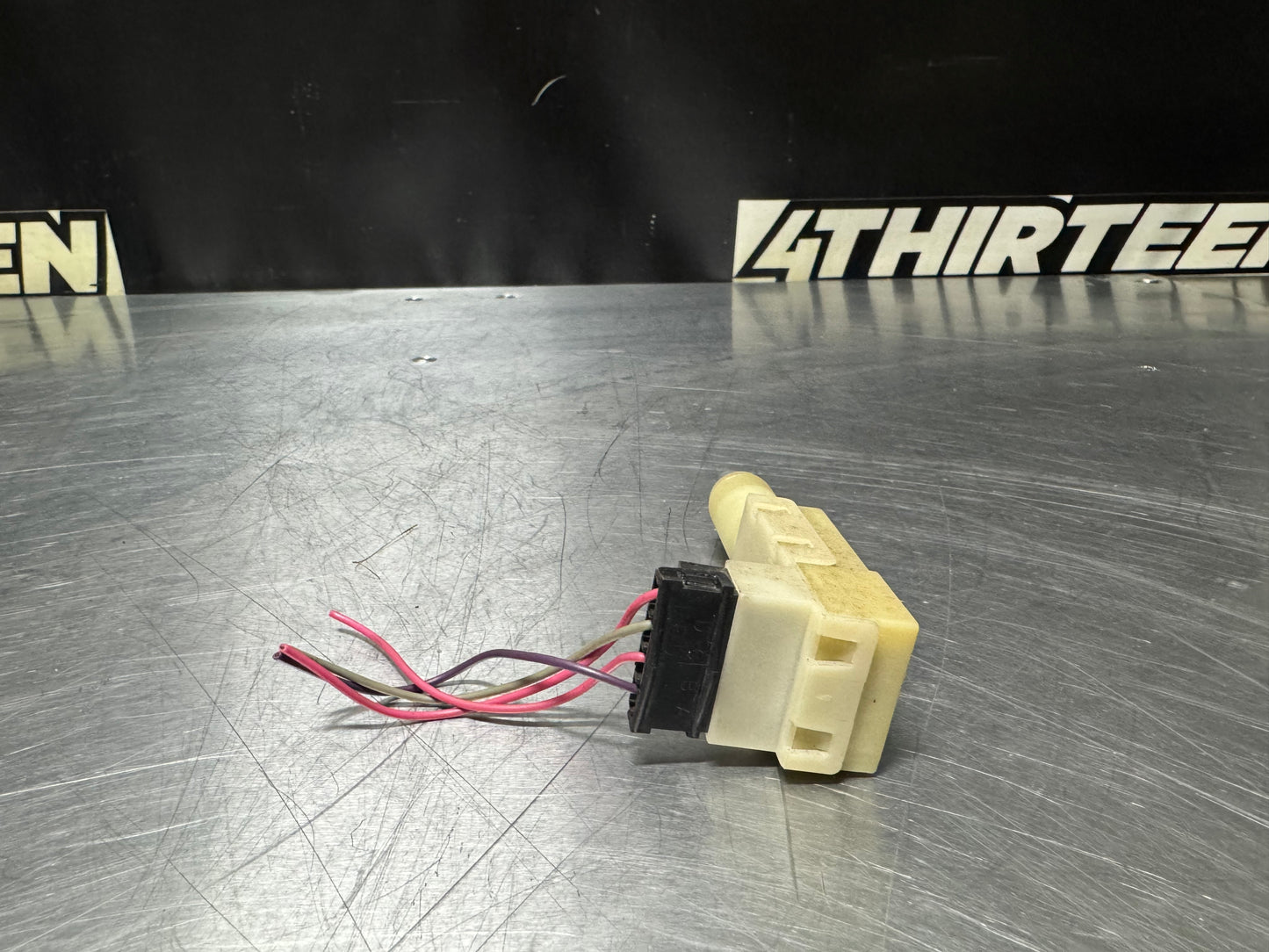 97-04 C5 CORVETTE BRAKE LIGHT SWITCH 10447139 OEM #N145