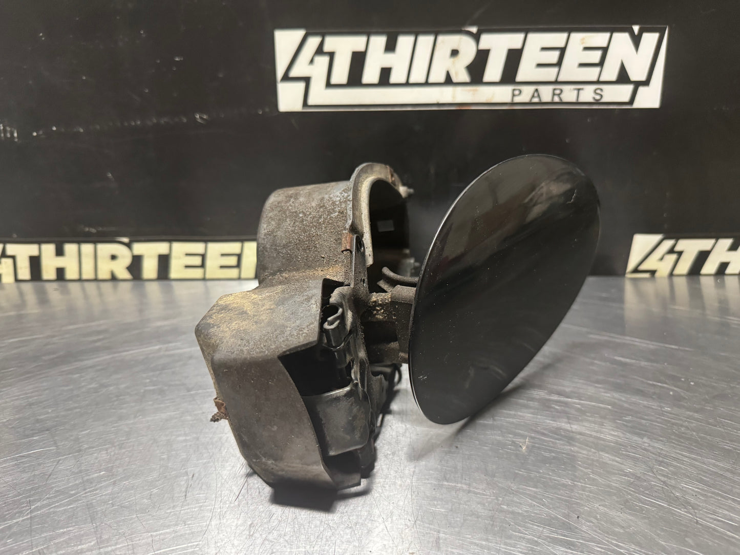 1997-2004 C5 CORVETTE FUEL GAS TANK FILLER DOOR BLCK 10253857 OEM #N252