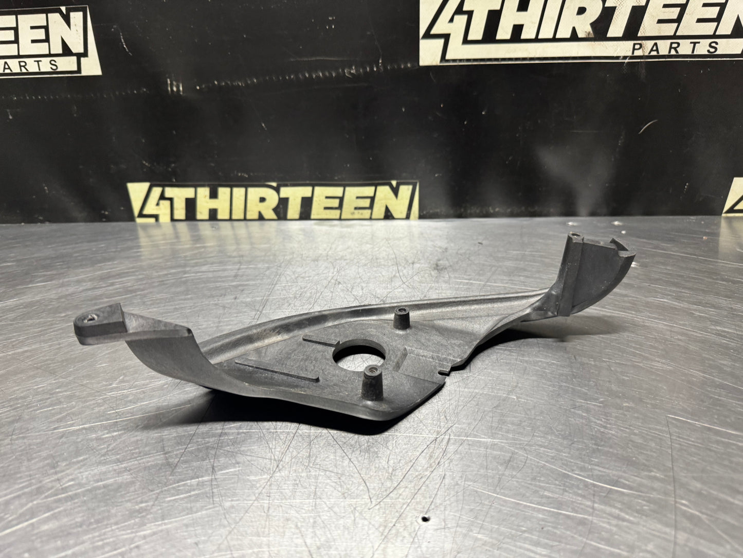 97-04 C5 CORVETTE LH DRIVER SIDE FOG LIGHT MOUNTING BRACKET OEM #N561