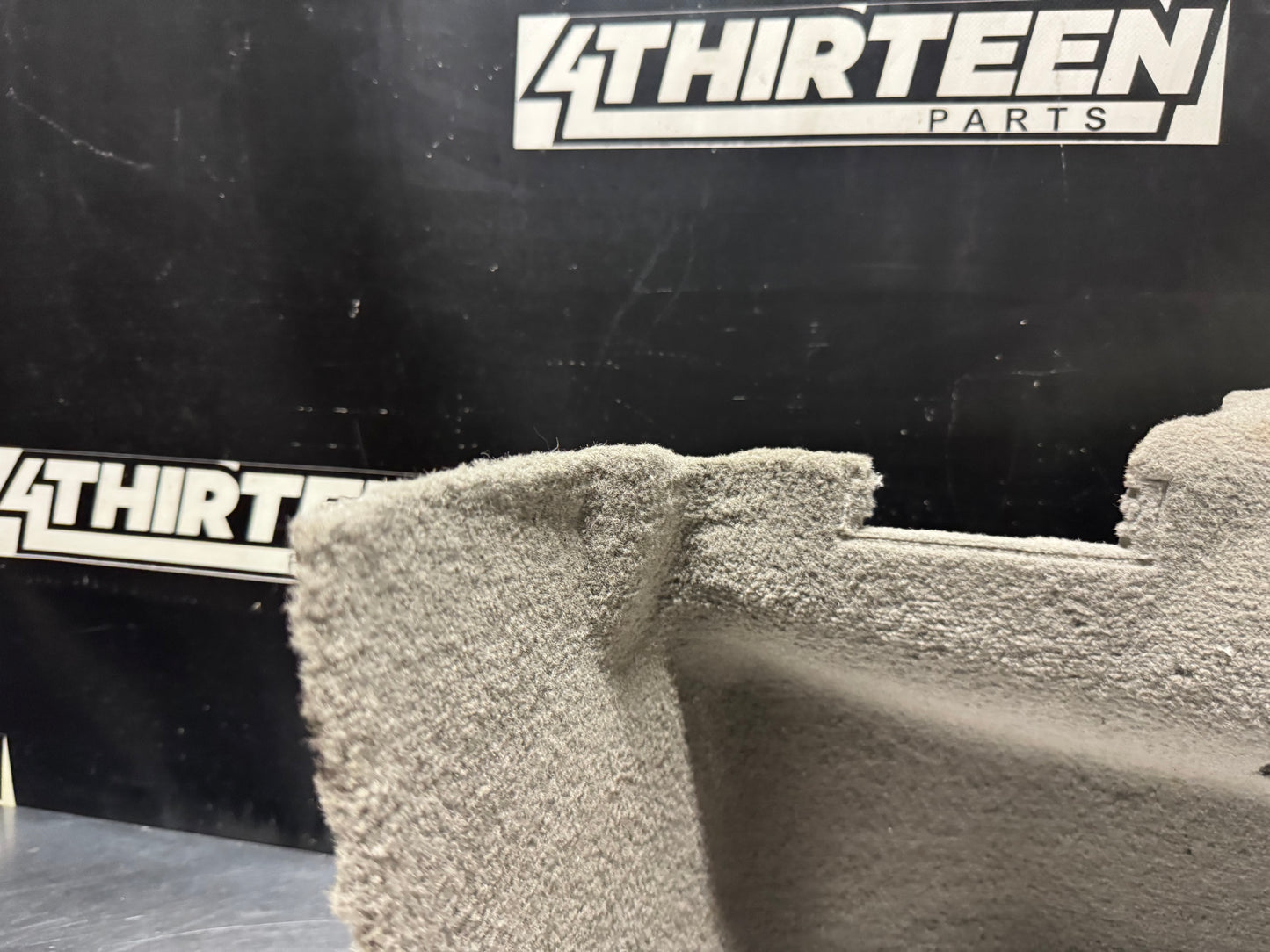 97-04 C5 CORVETTE RH PASSENGER REAR TRUNK CARGO CARPET 10275954 OEM #N472