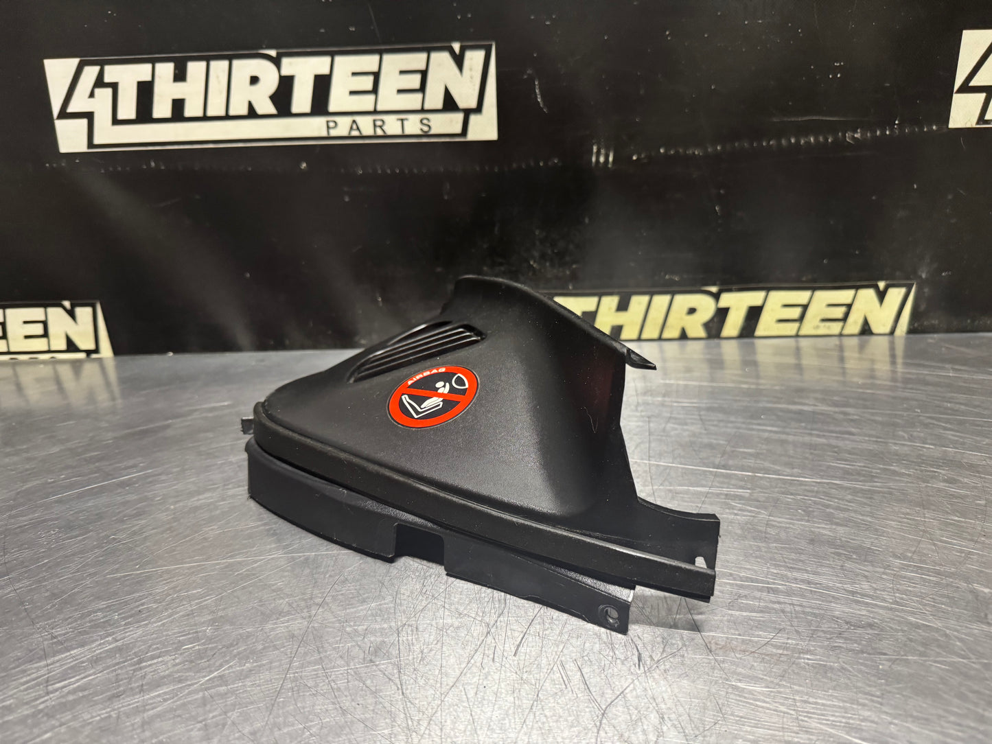 04-06 PONTIAC GTO RH PASSENGER SIDE DEFROST VENT TRIM OEM #N615