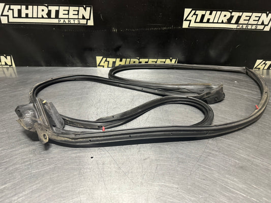 97-04 C5 CORVETTE LH DRIVER SIDE DOOR WEATHER STRIP SEAL OEM #N608