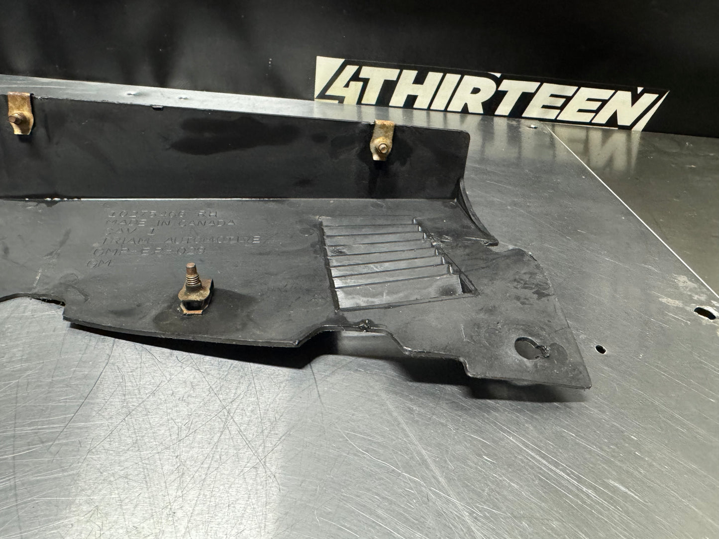 1997-2004 C5 CORVETTE RH PASSENGER SPLASH SHIELD 10275466 USED OEM #N198