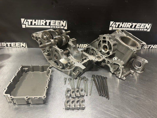 08-17 HARLEY DAVIDSON V-ROD ENGINE BLOCK CASE OIL PAN #L410