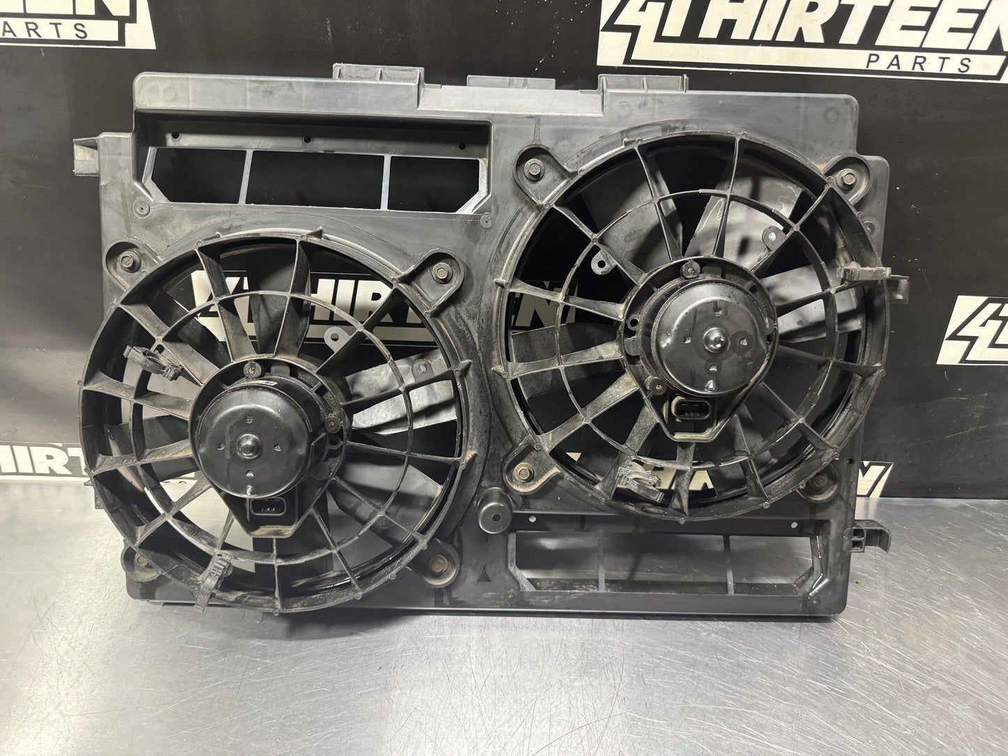 1993-97 CAMARO FIREBIRD TRANS AM GM DUAL RADIATOR FANS W/ SHROUD 22106035 #L489