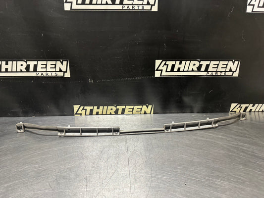04-06 PONTIAC GTO UPPER REAR CENTER BUMPER BRACKET 92049262 OEM #N400
