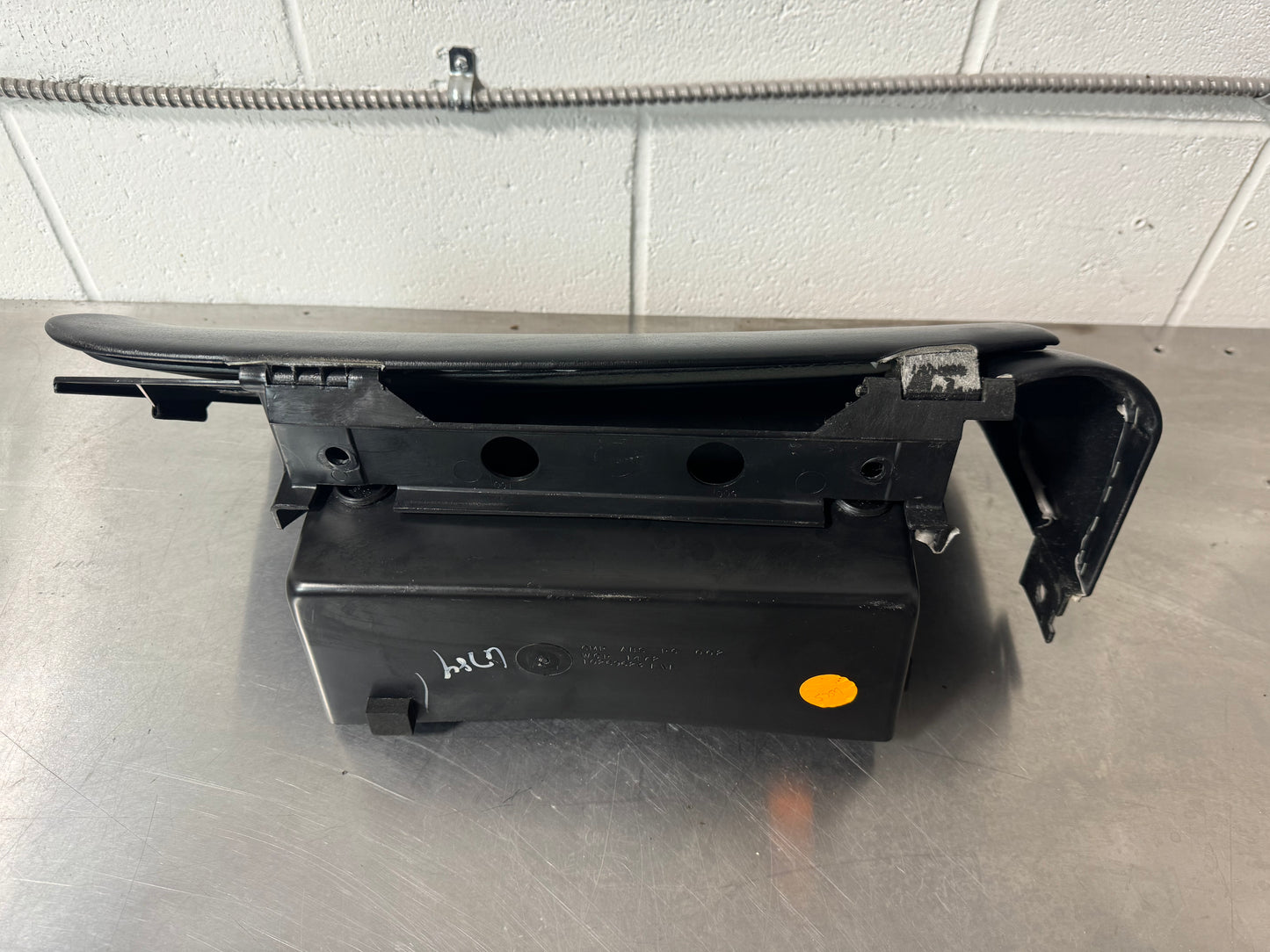 1997-2004 C5 CORVETTE OEM GLOVE BOX BLACK #L446