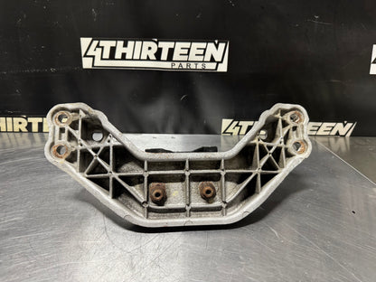 04-06 PONTIAC GTO TRANSMISSION T56 CROSSMEMBER OEM #N197