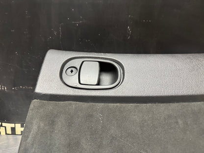 04-06 PONTIAC GTO GLOVE BOX OEM #N301