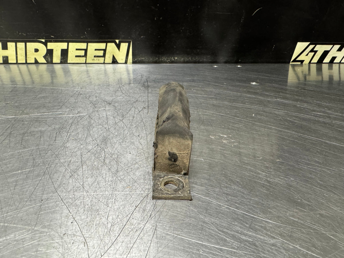 1997-2004 C5 CORVETTE REAR RUBBER EXHAUST HANGER #N885
