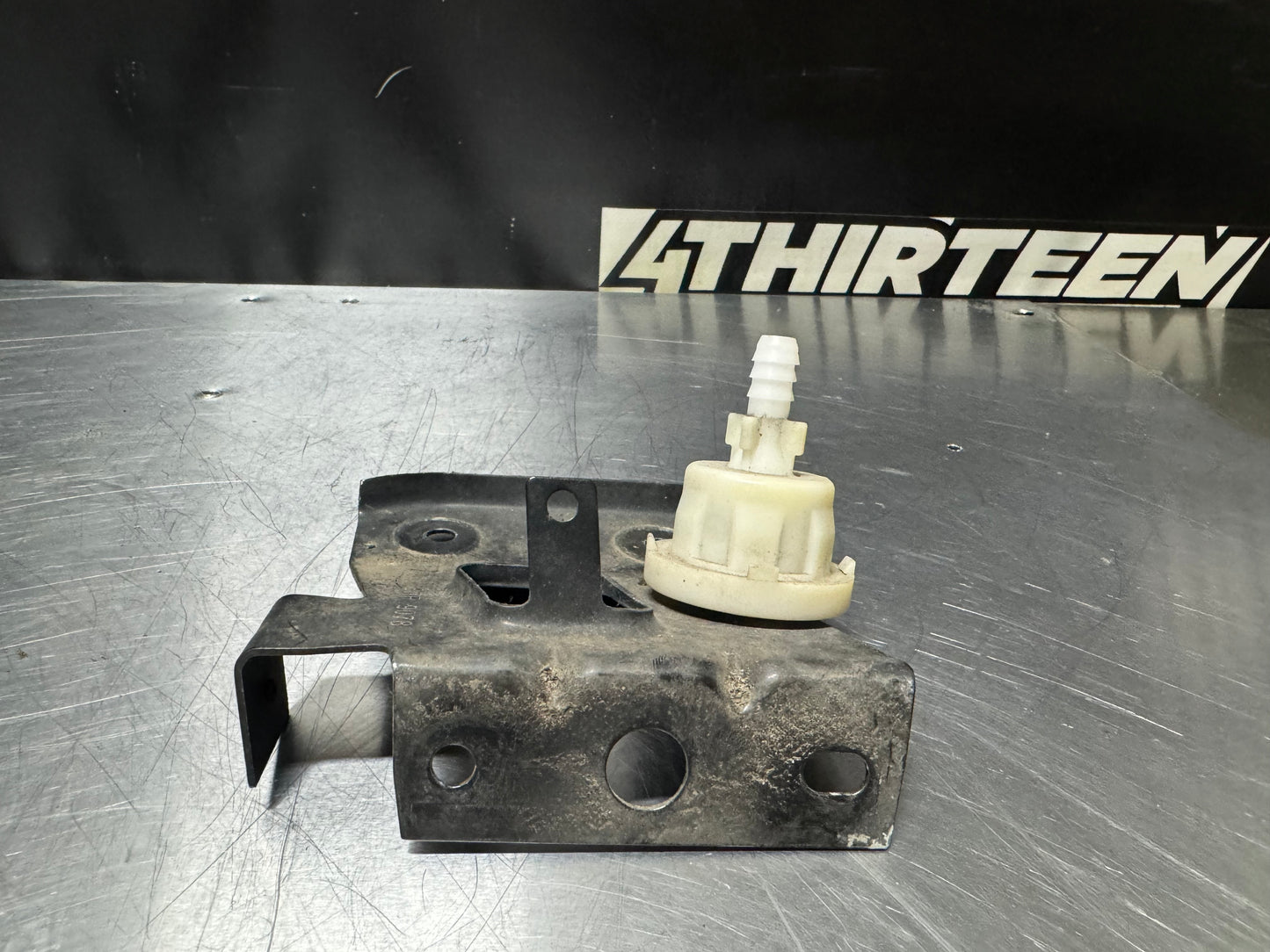 1999  CORVETTE C5 RR BUMPER BRACKET OEM BMP 9078 #N171