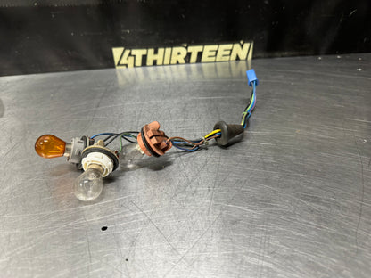 04-06 PONTIAC GTO ONE SIDE TAIL LIGHT TAILLIGHT HARNESS OEM #N700