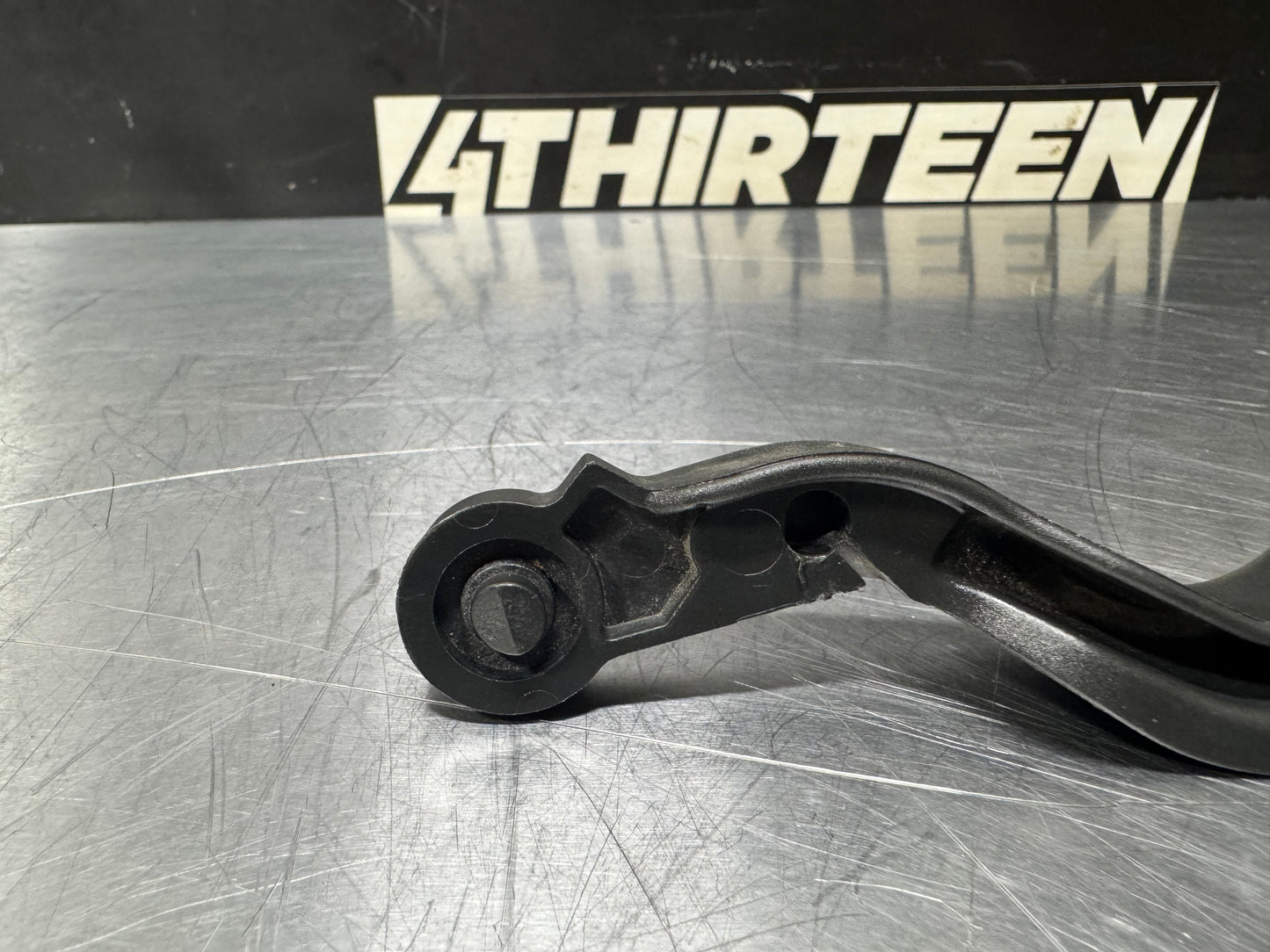 04-06 PONTIAC GTO HOOD RELEASE LEVER OEM #L435