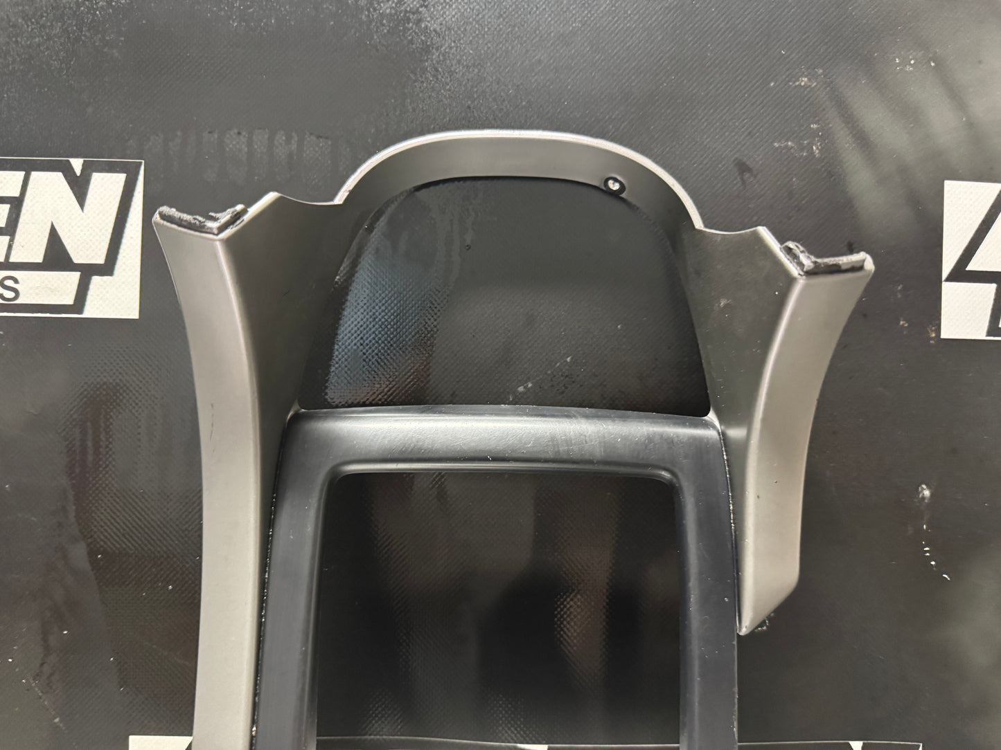04-06 PONTIAC GTO SHIFTER BEZEL TRIM OEM #N135