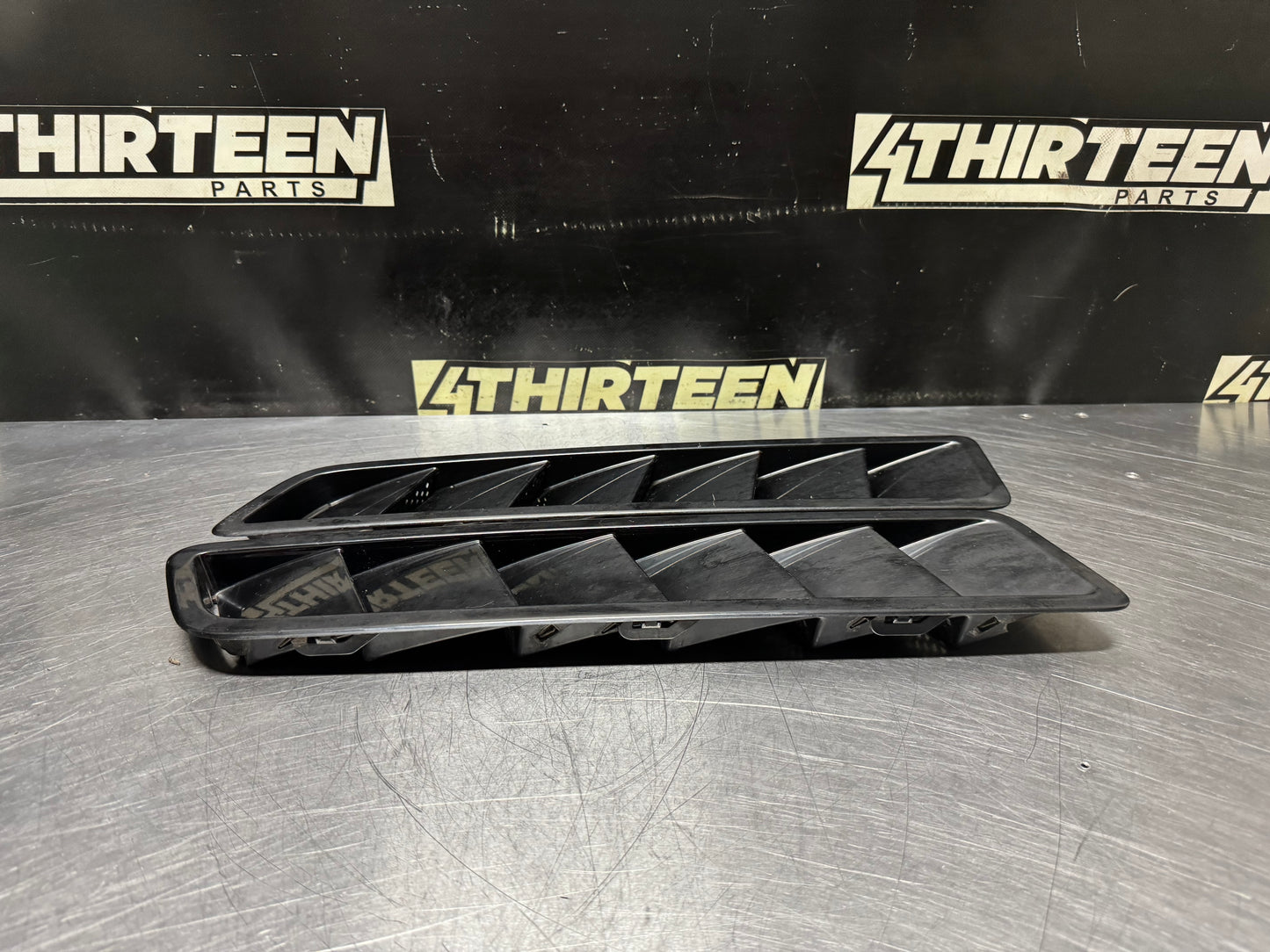 2013 FORD MUSTANG GT HOOD VENT LOUVERS PAIR BLCK OEM #N649