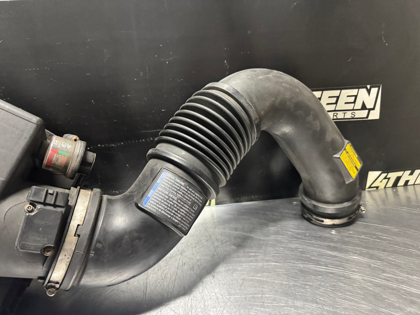 01-05 CHEVY SILVERADO 6.6L LLY DURAMAX AIR INTAKE AIR BOX ASSEMBLY OEM #N456
