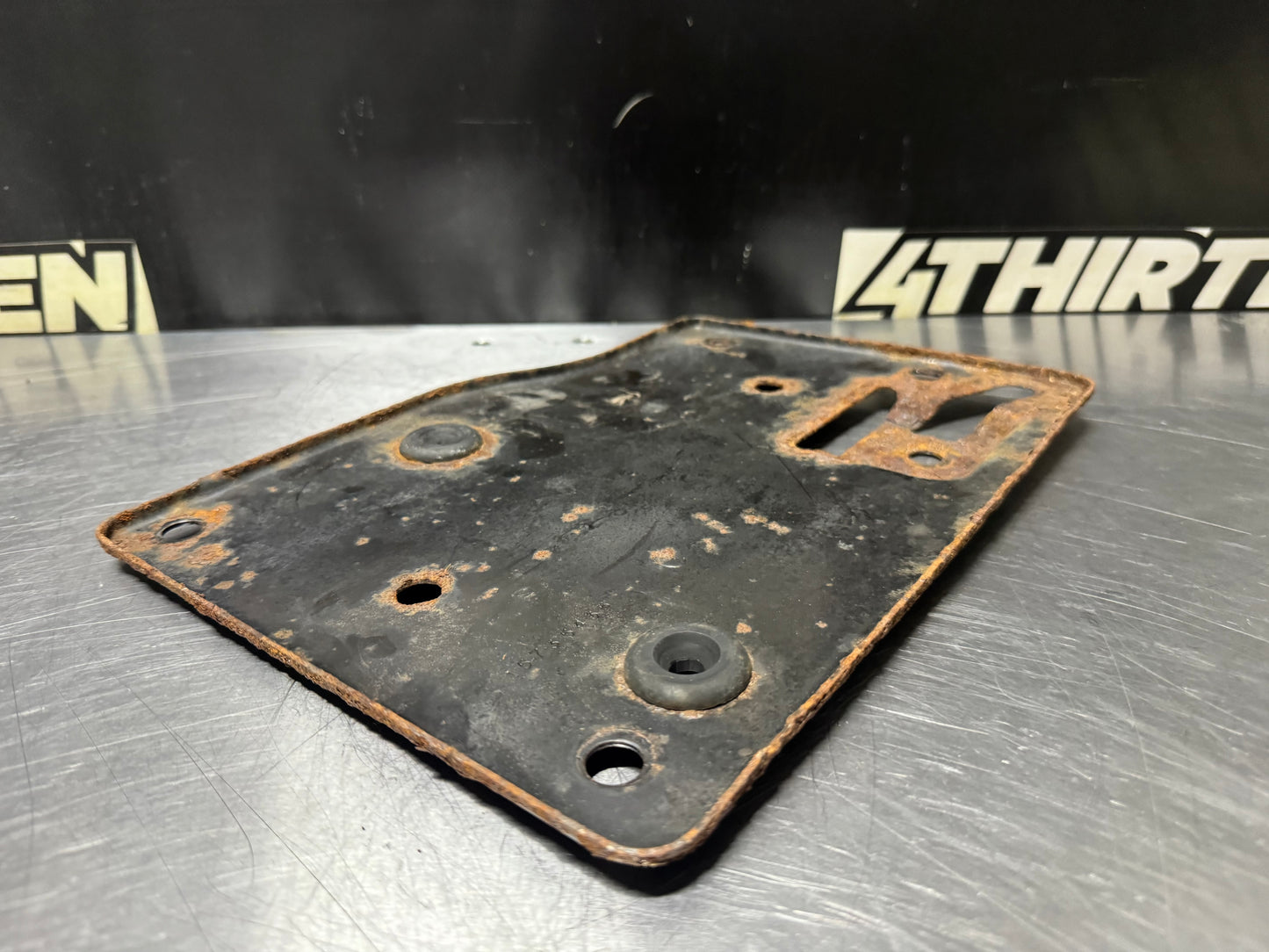 99-07 CHEVROLET SILVERADO BATTERY TRAY 15735435 OEM #N204