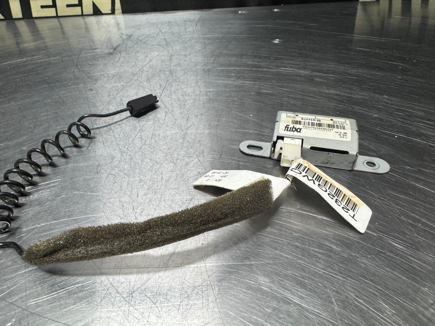 97-04 C5 CORVETTE RADIO ANTENNA BUFFER MODULE 09351701 OEM #N235