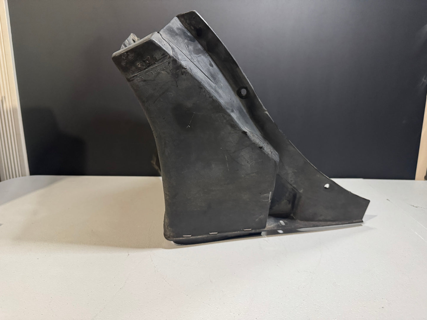 97-04 C5 CORVETTE RIGHT FRONT PASSENGER  WHEEL LINER SPLASH SHEILD OEM #K13