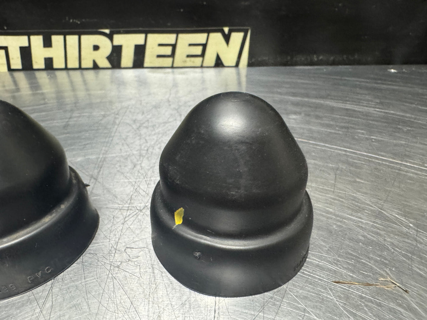 04-06 PONTIAC GTO REAR SHOCK ABSORBER STRUT CAP TOP COVER SET 90278429 OEM #N412