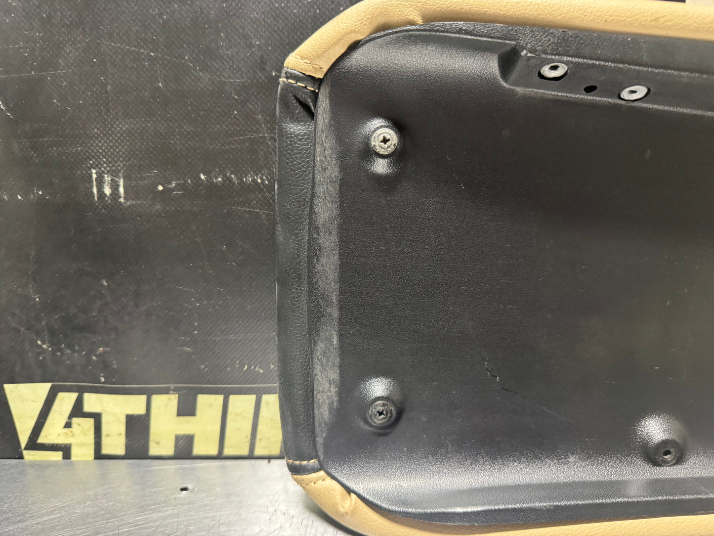 97-04 C5 CORVETTE CENTER CONSOLE LID ARMREST LEATHER COVER OEM #N521